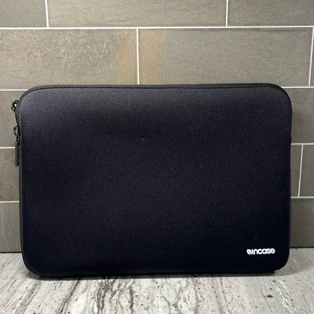 Incase 15” Laptop Sleeve Black